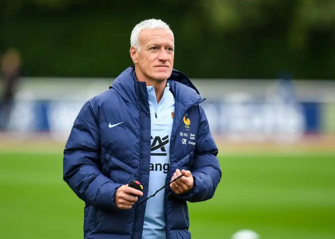 包含皇马客场惜败曼联，马夏尔首开纪录的词条