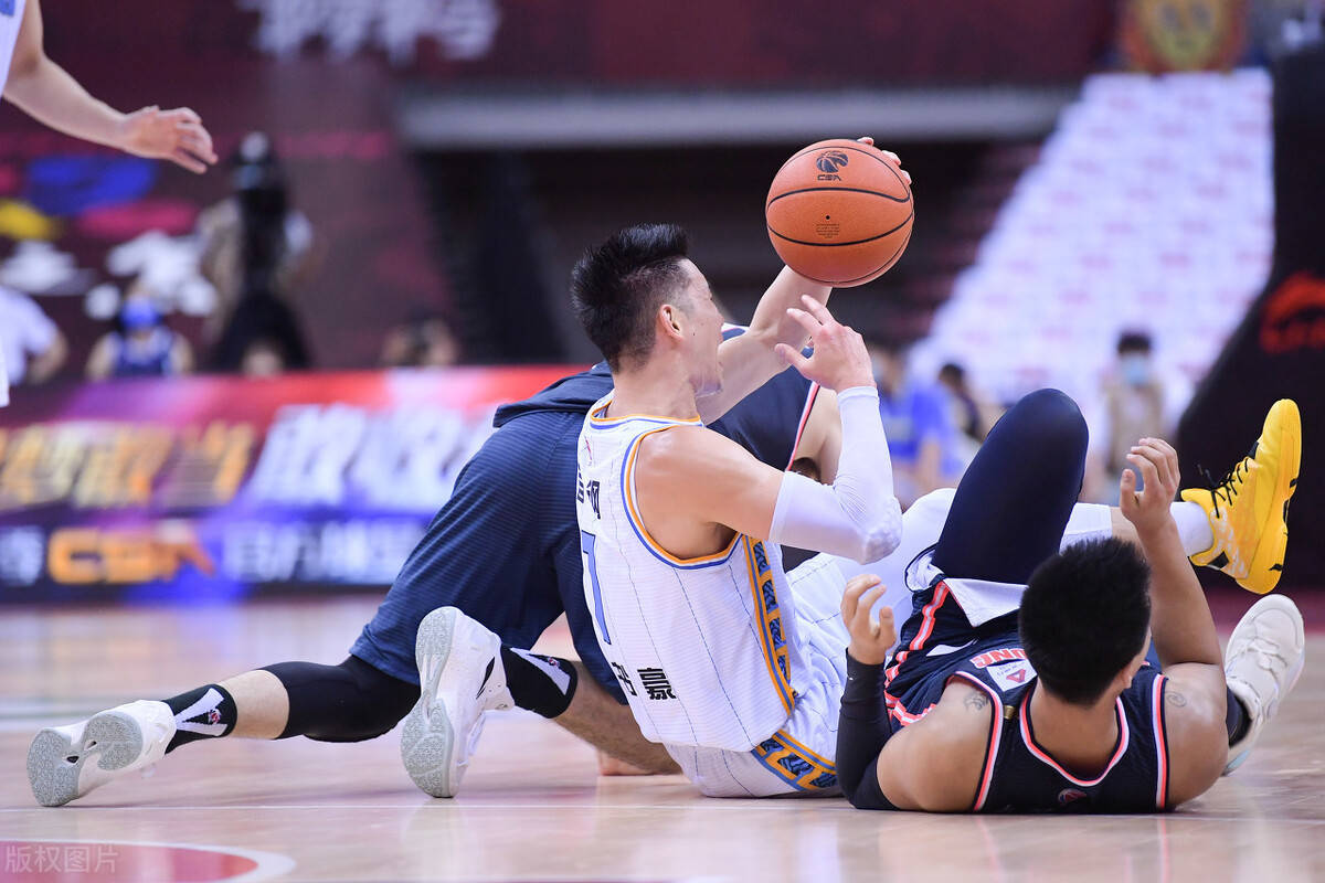 包含山口山口改变战术受犯规伤害，需加强反击的词条