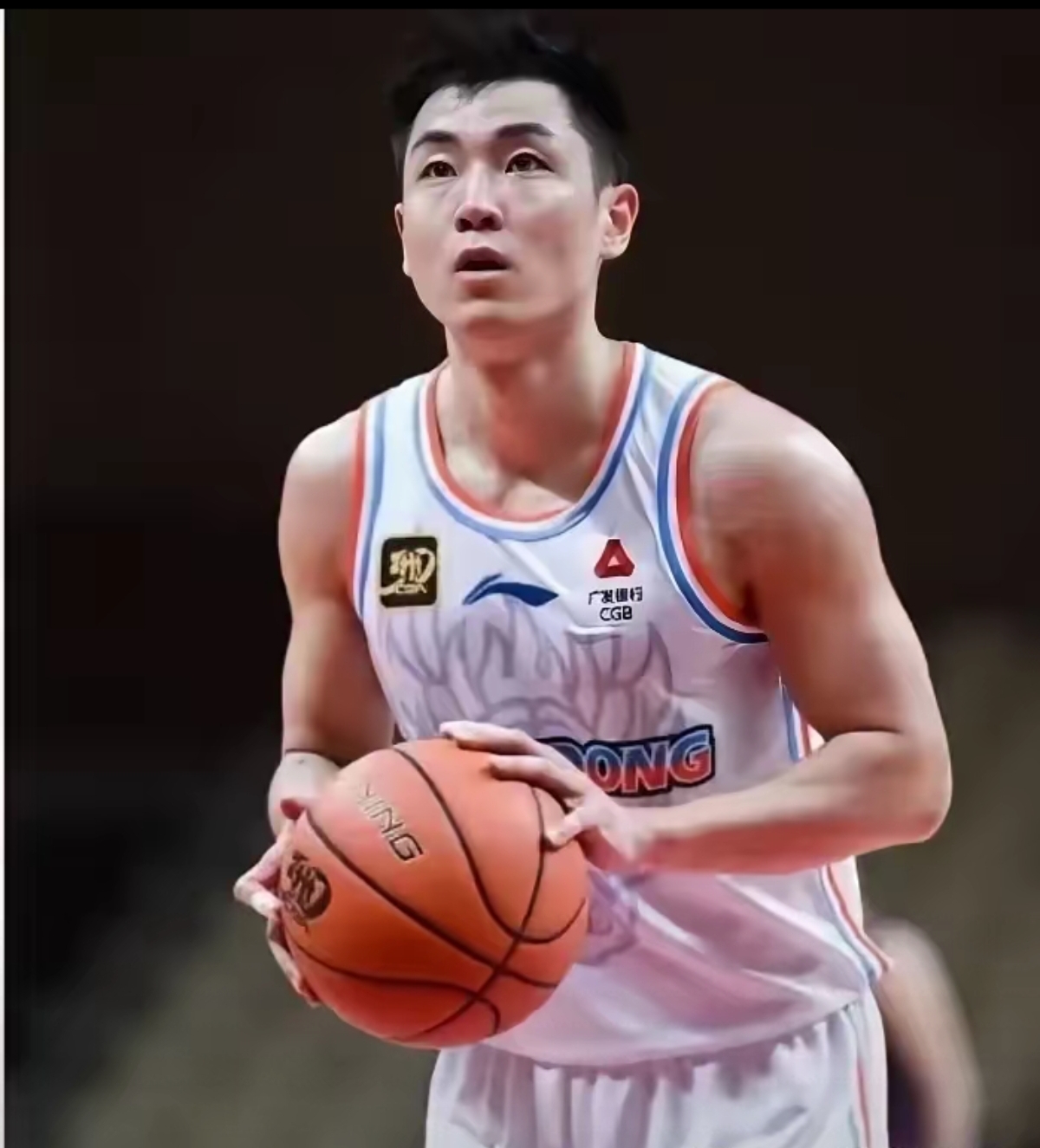 包含强强对话！篮球联赛强队交锋场面激动人心的词条