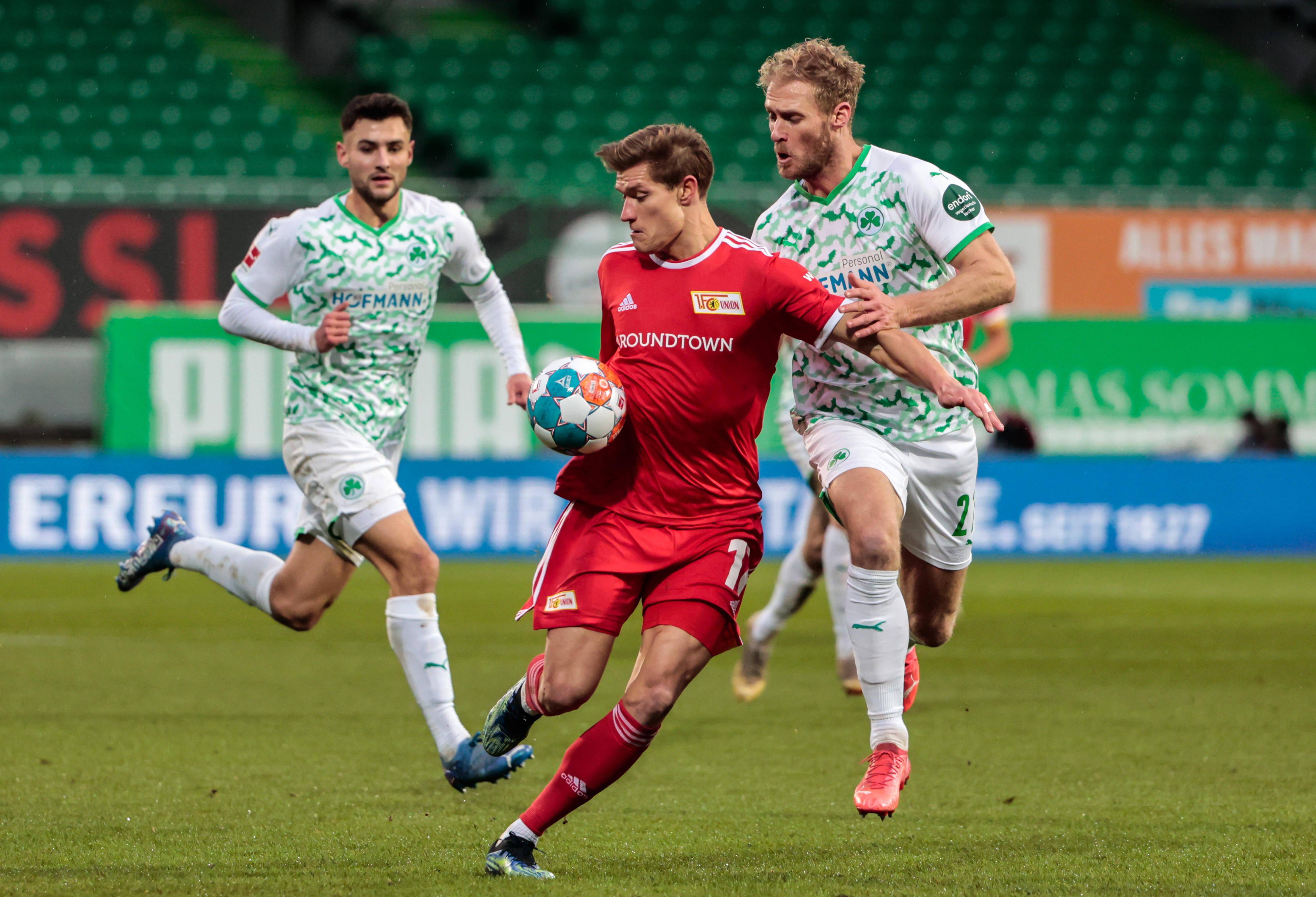 包含柏林联合主场大胜美因茨，取得三连胜的词条