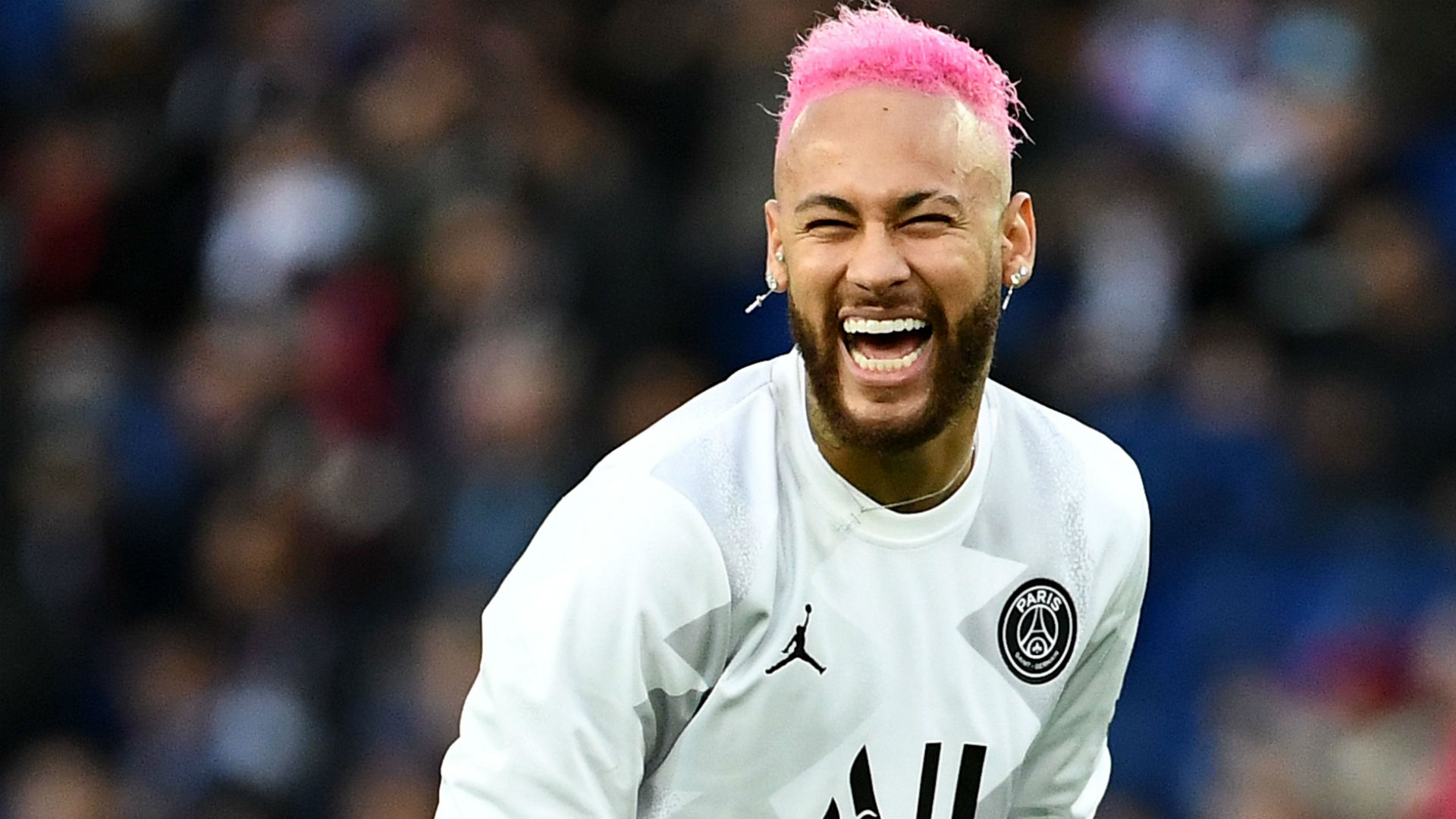 场上球员的出色表现令人赞叹不已，称赞之声不绝于耳的简单介绍