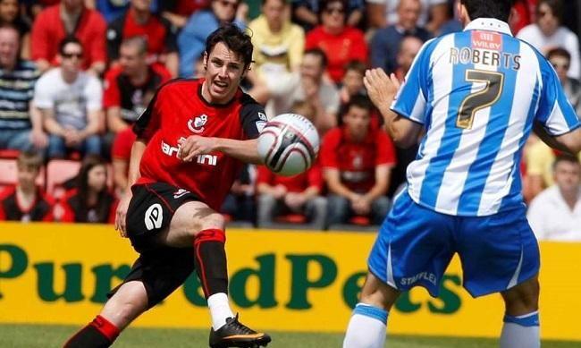 包含华莱士打入制胜一球，帮助伯恩茅斯击败南安普顿的词条