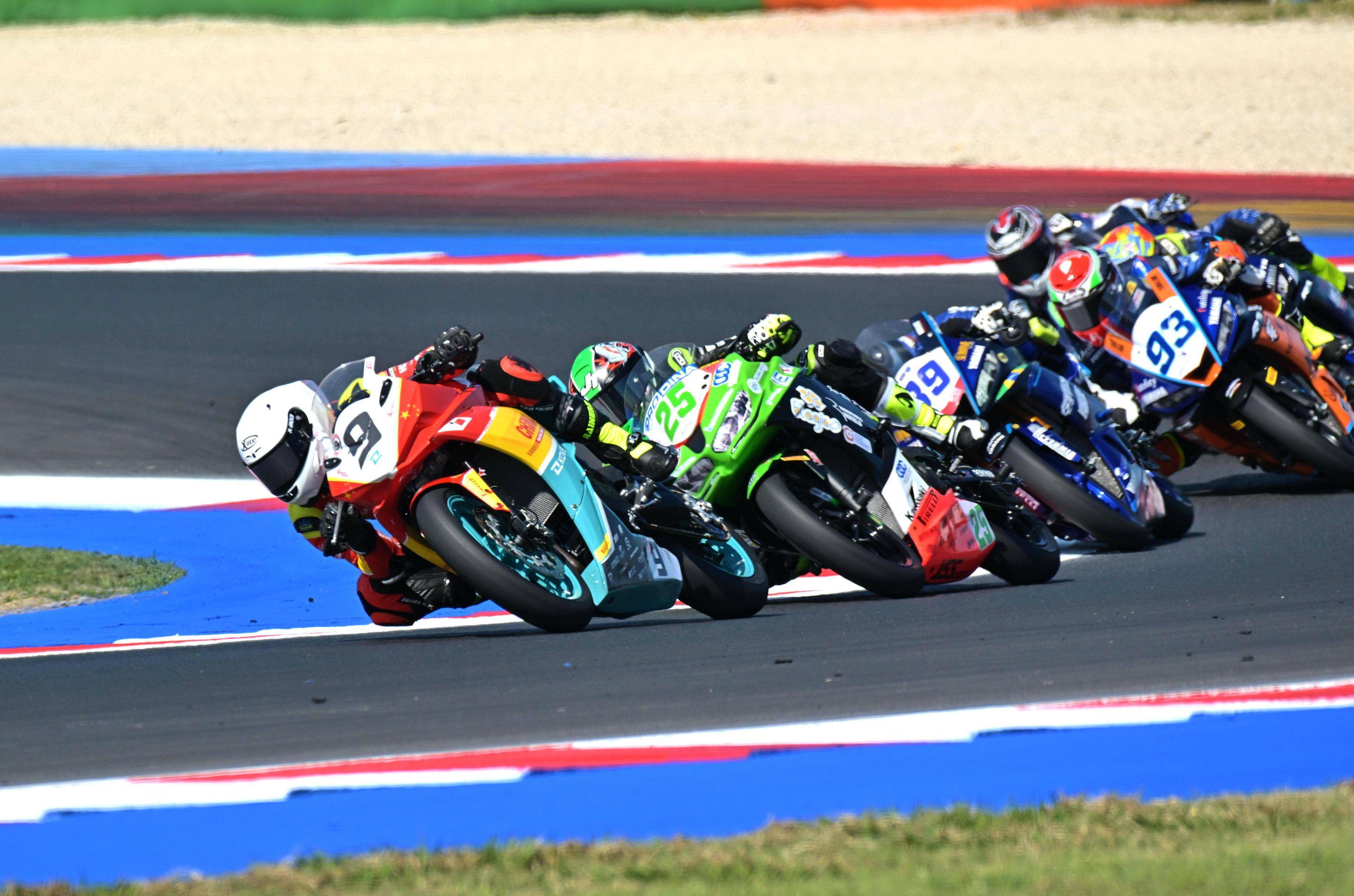 包含云达不莱梅遭遇挑战，战绩一落千丈的词条