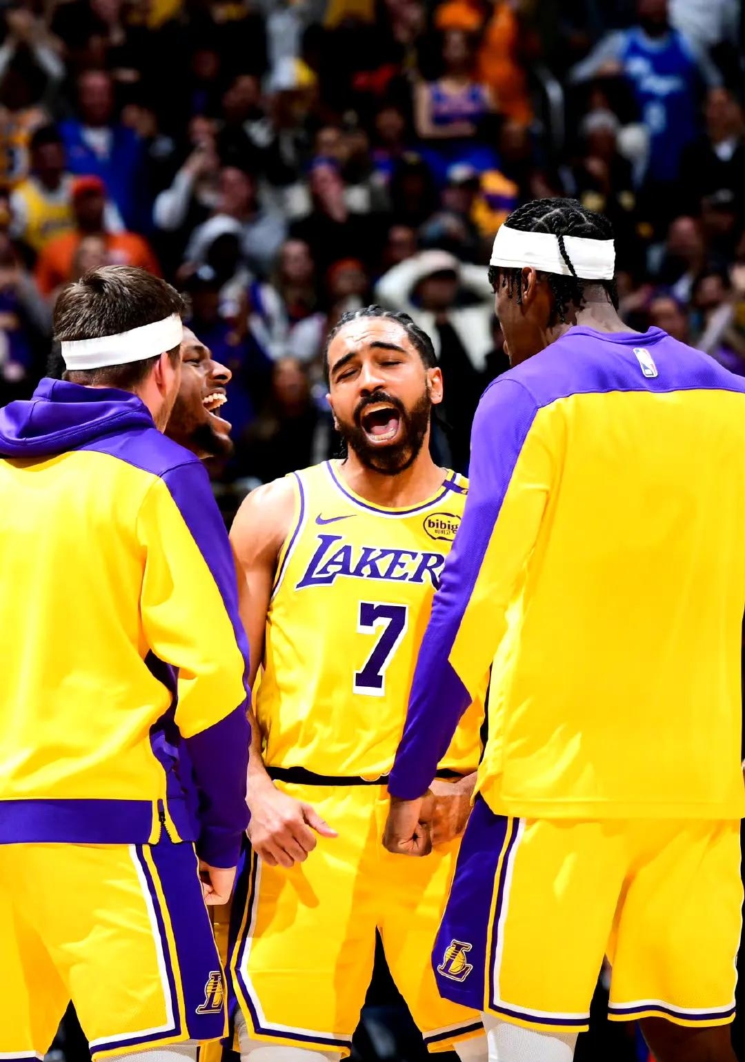 包含湖人队连胜不断，迎来强劲对手，实力过硬的词条