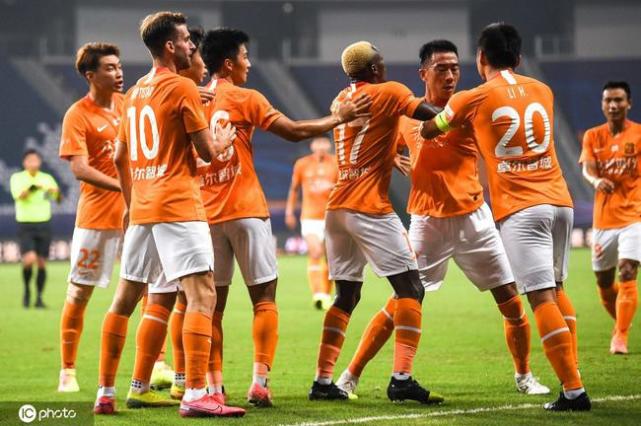 内蒙古队实力强劲，轻取胜利晋级