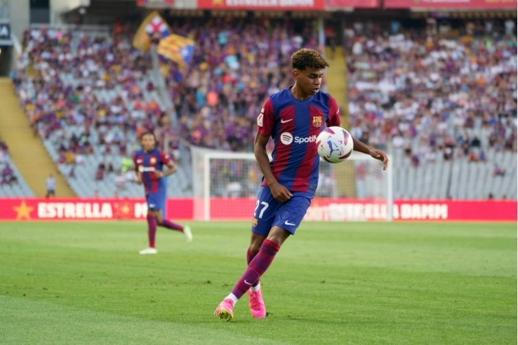 球员的实力逐渐显露，在场上展现出耀眼光芒的简单介绍