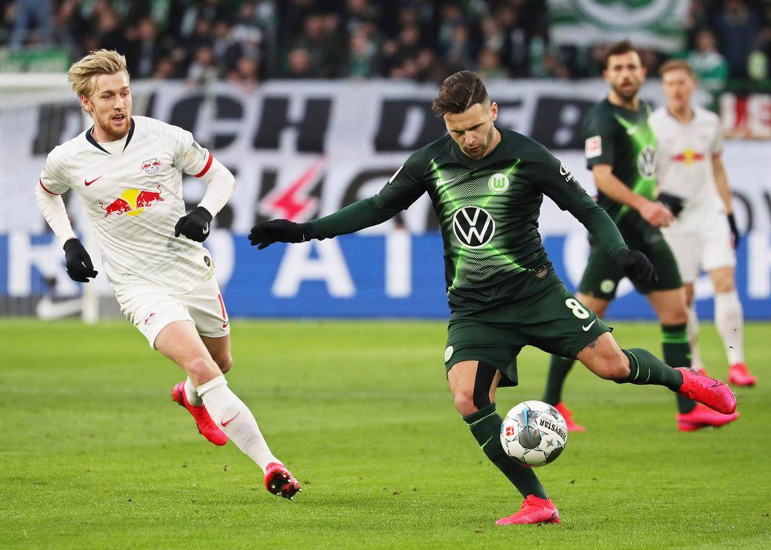 柏林联队球员奋力拼搏，最终战胜对手