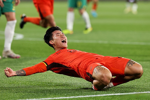 东亚主场战胜对手，稳固积分榜前列位置的简单介绍