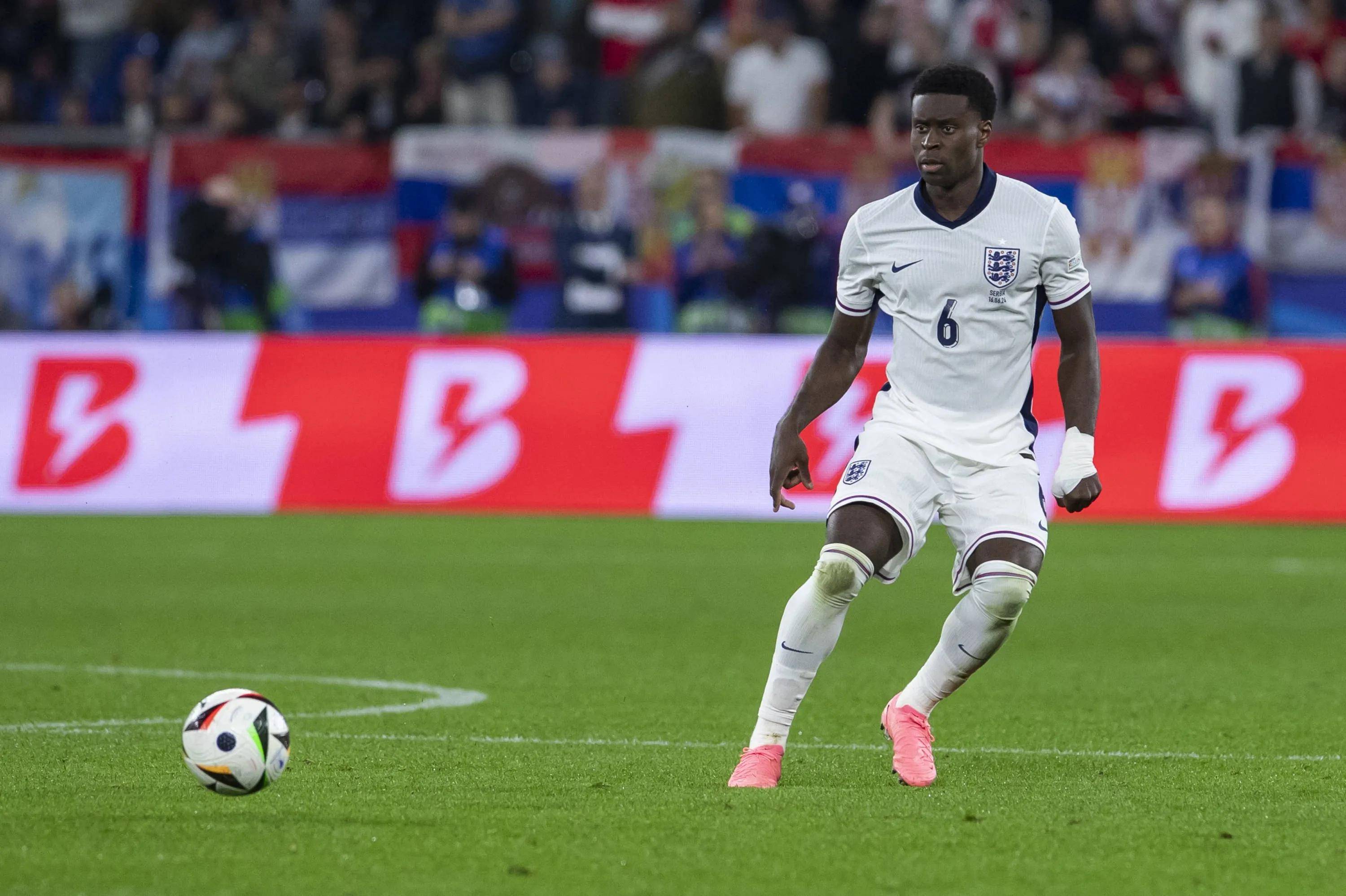 包含热刺球员在社交媒体上晒出英格兰足球联赛赛前训练照片的词条