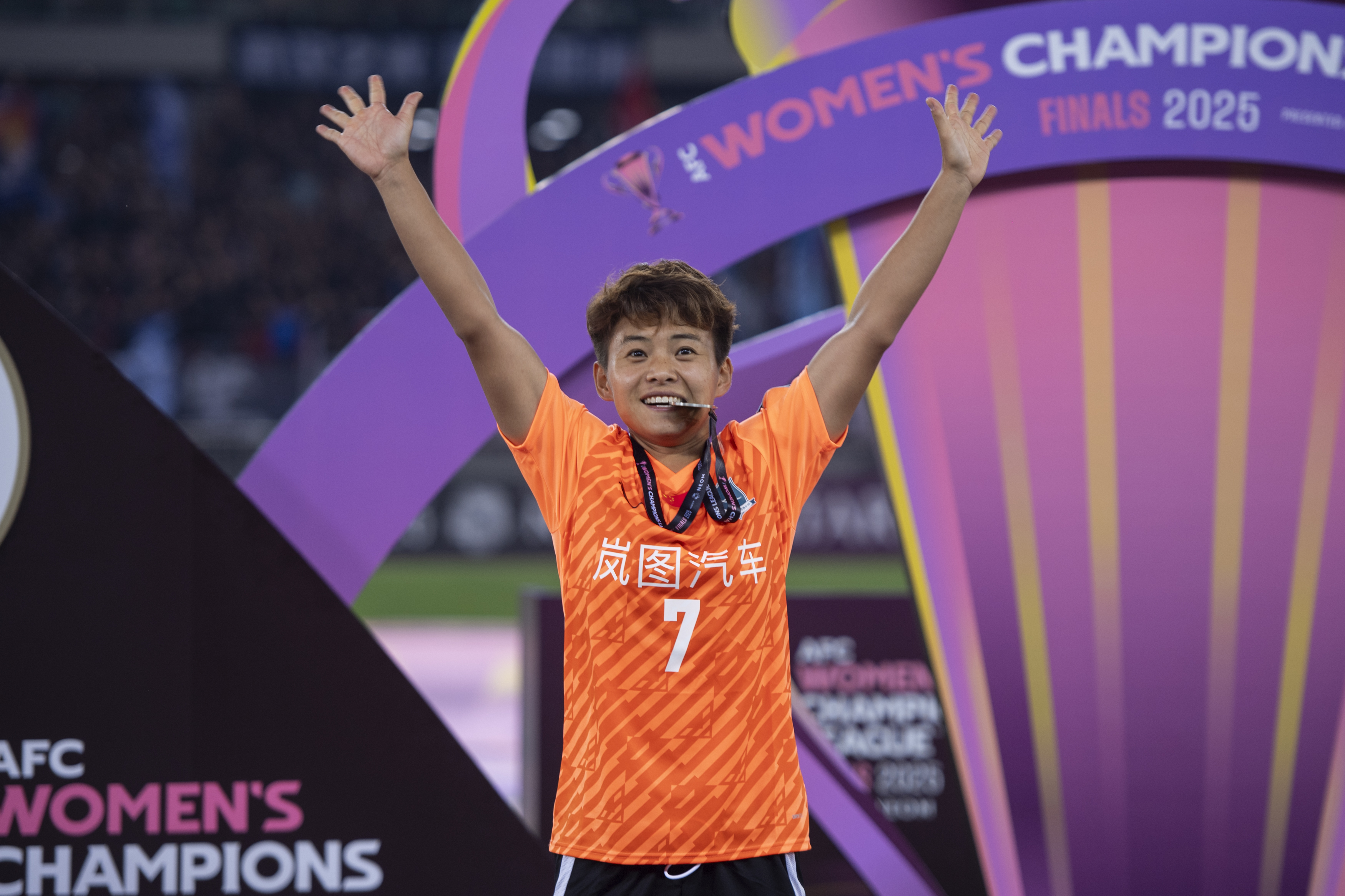 关于湖北队在比赛中表现非常出色，获得胜利的信息