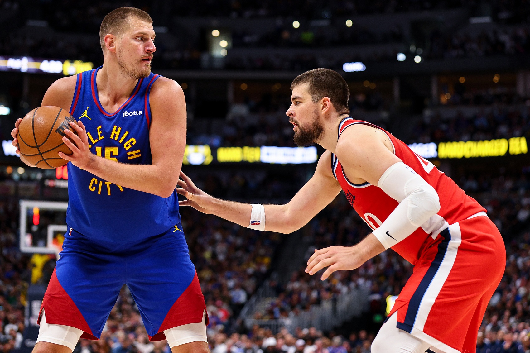 鹈鹕轻取掘金，乔治关键制胜的简单介绍