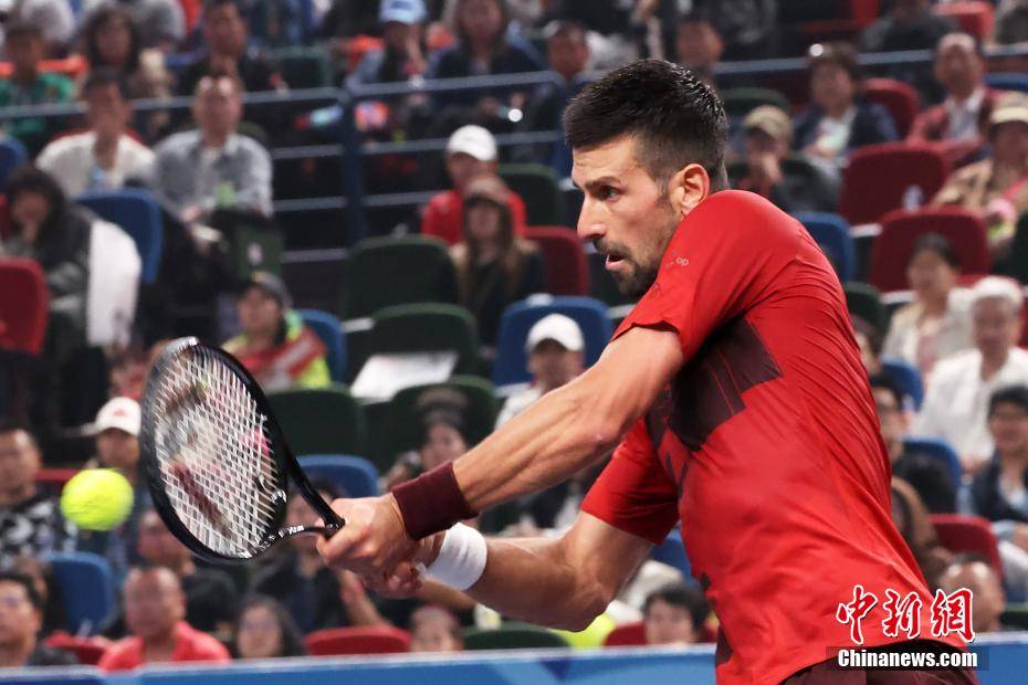 欧洲网球队险胜意大利网球队，德约科维奇爆发神勇的简单介绍