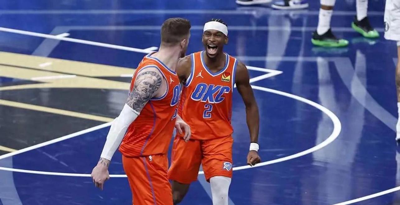 热门球队势不可挡,稳坐联赛榜首 热门球队势不可挡,稳坐联赛榜首