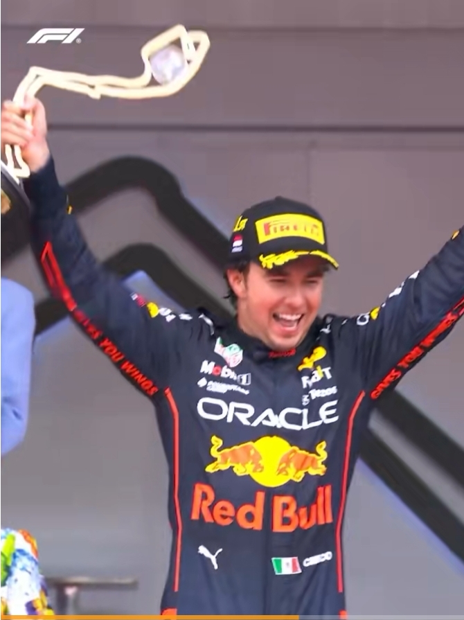 包含阿斯顿马丁碾压红牛车队，佩雷兹带队取胜的词条