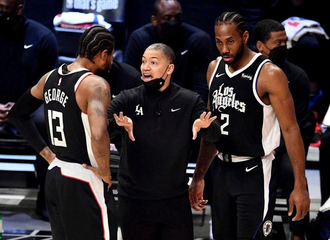 青岛队力克爵士，伦纳德带队取胜